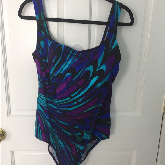 Croft and Barrow one piece bathing suit - Picture 6 of 6